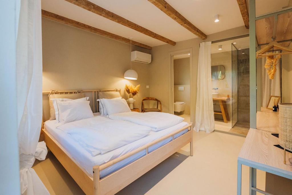 Pikarin Rooms B&B 브르사르 외부 사진